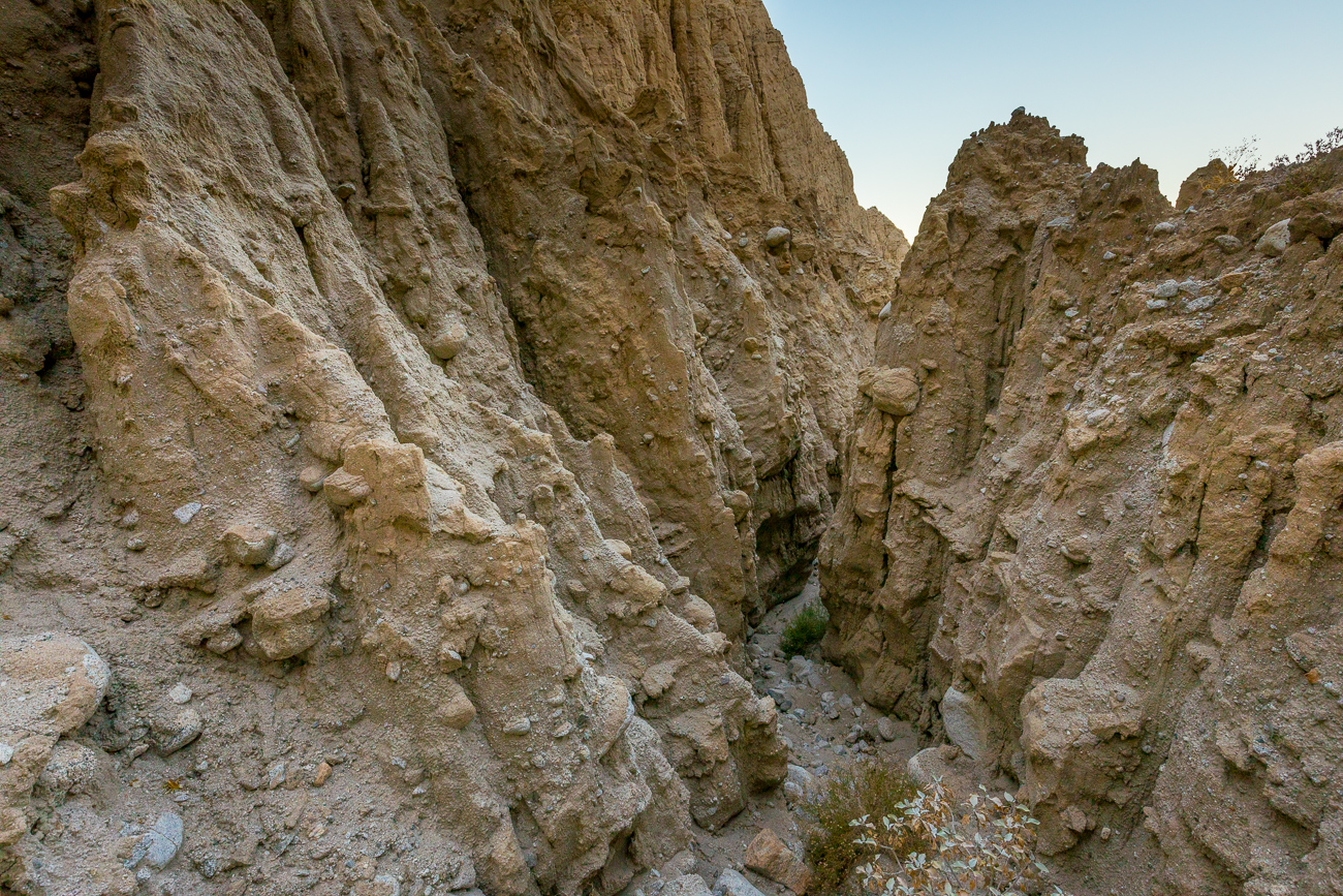 AnzaBorrego; deserts; dry wash; huge cliffs; tiny people; dirt roads; off road; California; San Andreas; Salton Basin
